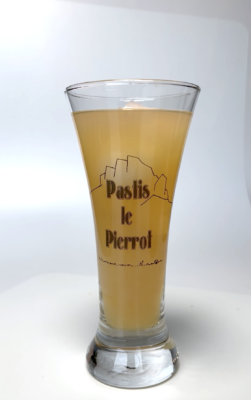 Effet louche du pastis lors de l’ajout d’eau dans un verre
